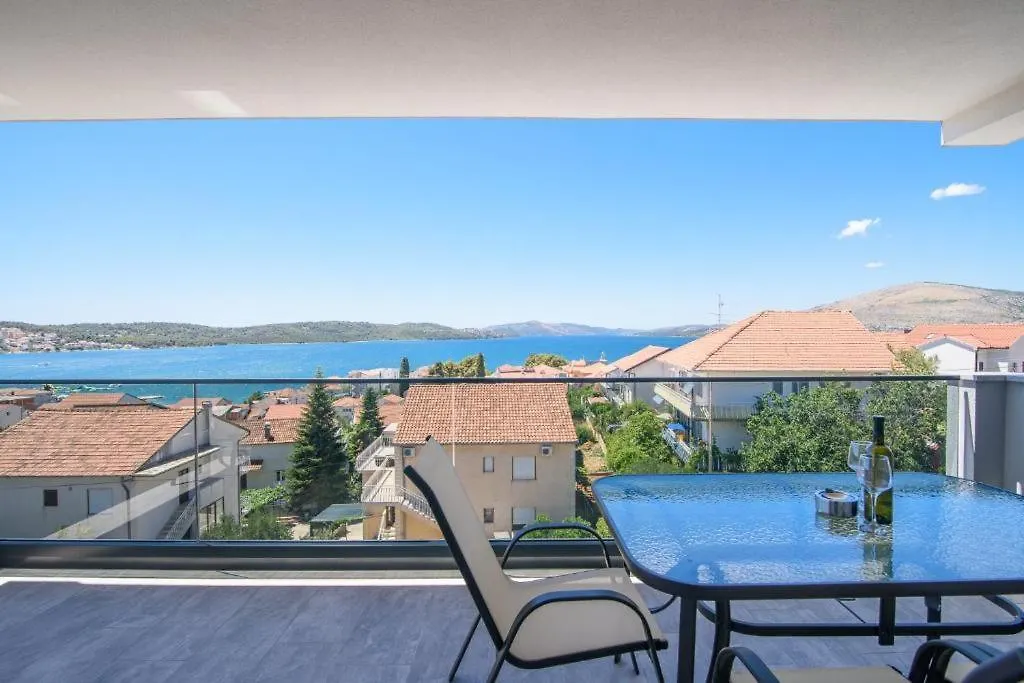 Apartmani Manuela Okrug Gornji 0*,  Kroatien