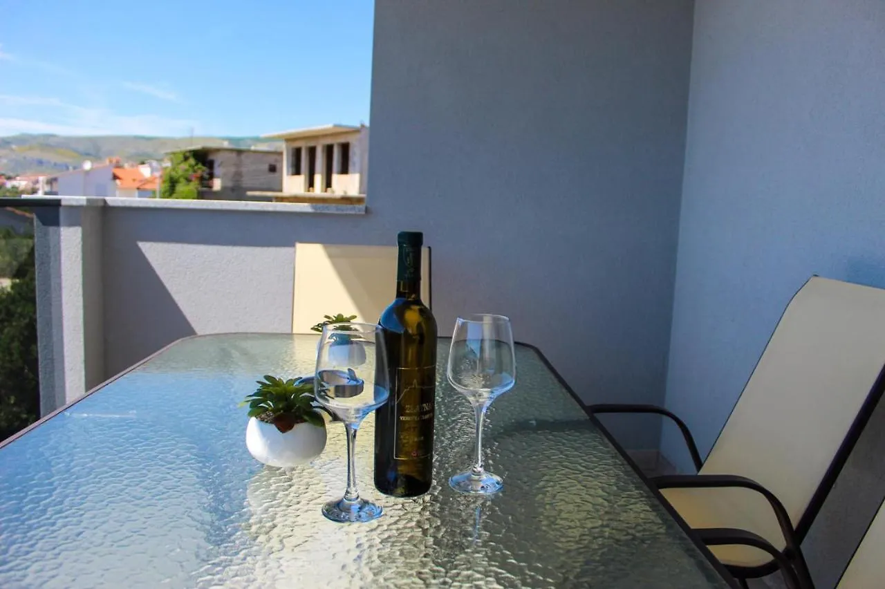 Apartmani Manuela Okrug Gornji Croatia