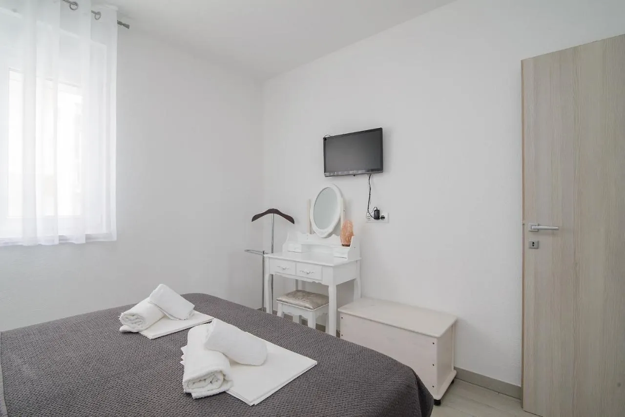 Apartmani Manuela Okrug Gornji