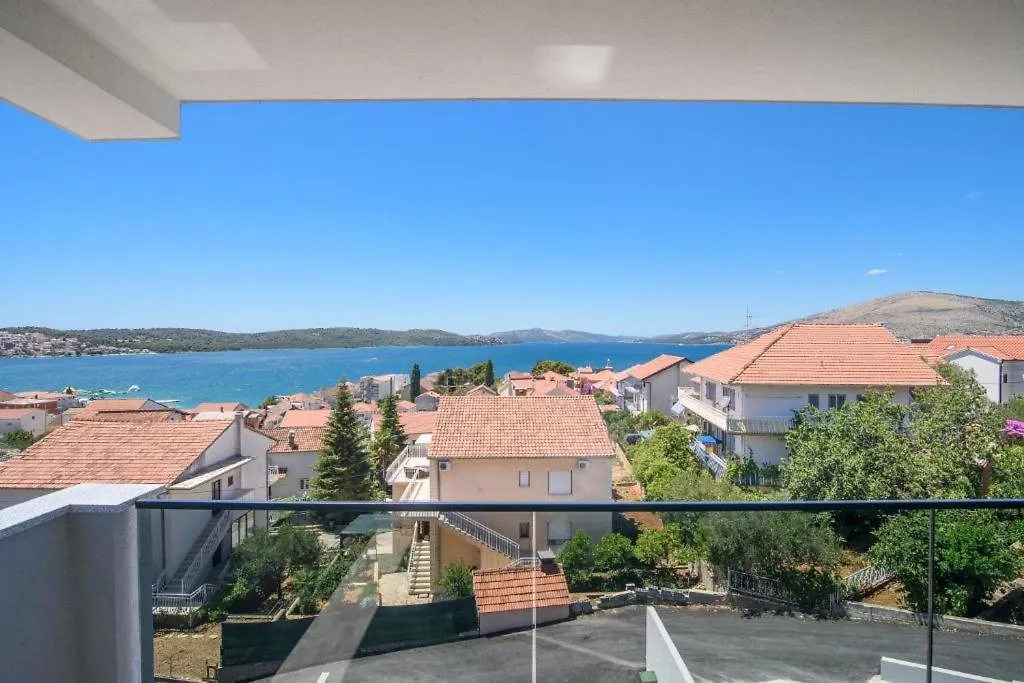 Apartmani Manuela Okrug Gornji 0*,  Croatia